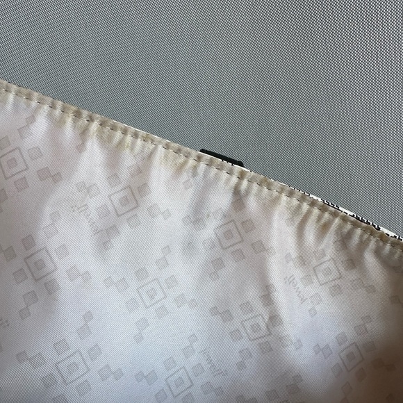 Thirty-One | Buffalo Check Plaid Large Tote Bag | Faux Leather Shoulder Bag - Picture 7 of 11